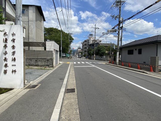 紫竹北栗栖町 中古戸建の前面道路含む現地写真