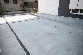 【駐車場】 | ｈａｕｓ Ｖｏｇｅｌ | 駐車場（縦列2セット、普通車1台）