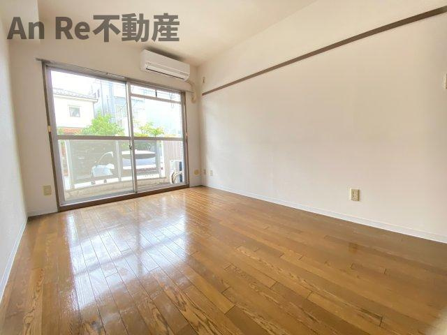 グリーンヴィレッジ東川口の洋室