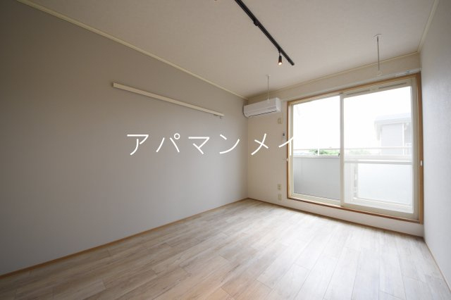 【居間・リビング】 | シティハイムＳＡＫＡＥ2 | ゆったり過ごせる居間です