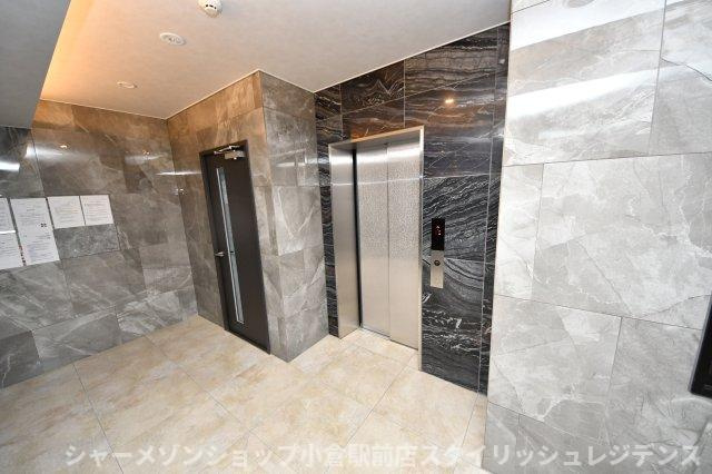ハイネス徳力のエントランス