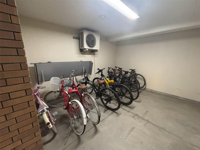 セントラルメゾン大濠一丁目の駐車場