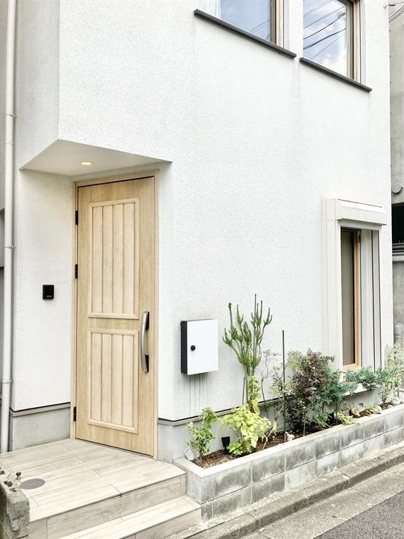 奥沢戸建のエントランス|エントランスです