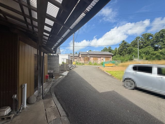 【前面道路含む現地写真】 | 香取市佐原　仏間付き和室　4LDK