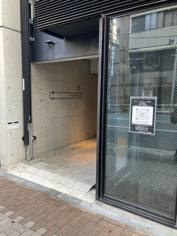 ZA KAGURAZAKAのエントランス|ゆとりのあるエントランスです