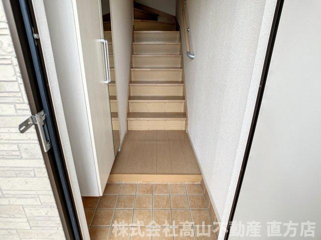 北九州市八幡西区木屋瀬東４丁目のアパートの玄関