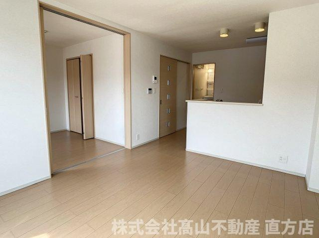 北九州市八幡西区木屋瀬東４丁目のアパートの居間・リビング