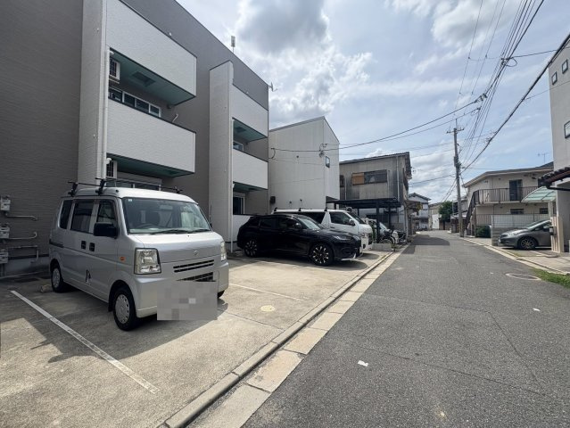 LA SOIE(ラ　ソワ)の駐車場