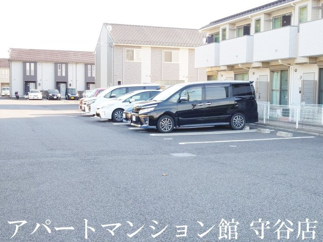 ＣＬＡＩＲ ＪＵＮの駐車場
