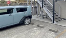 ハイツボナールの駐車場