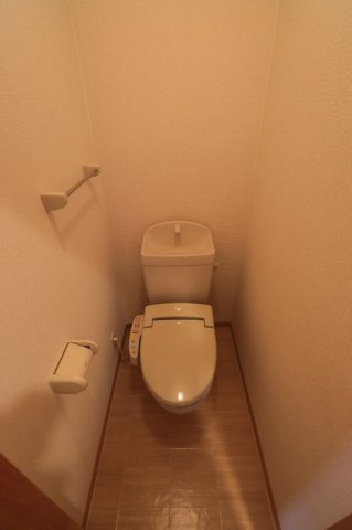 K・ブロッサムのトイレ|落ち着いた色調のトイレです