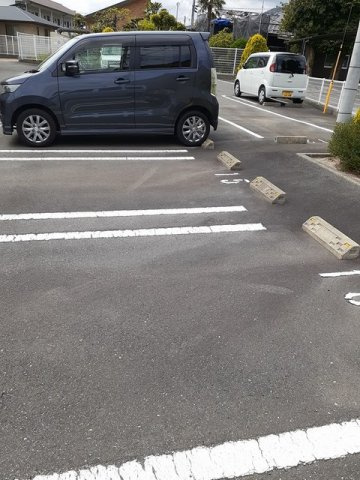 シャングリラⅡの駐車場