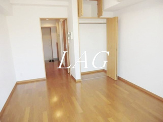 【居間・リビング】 | ラグジュアリーガーデン東松戸 | 洋室のお部屋です。