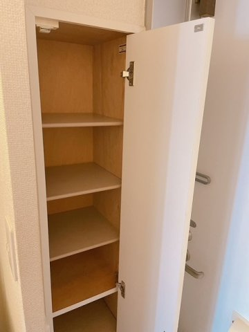 レオパレスアドバンス芦屋の玄関