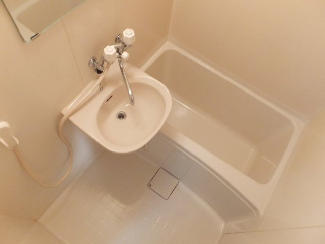 【浴室】 | レオパレス松原 | トイレと別なのでゆったり気分でバスタイム
