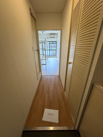 シャルムメゾン香里の玄関