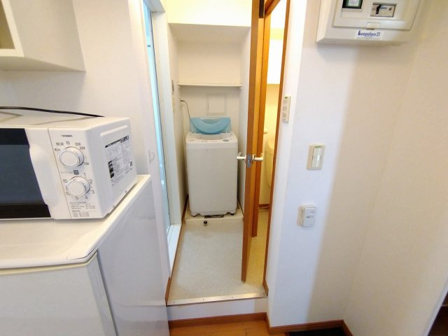 レオパレスパルコートＤのその他|洗濯機置場