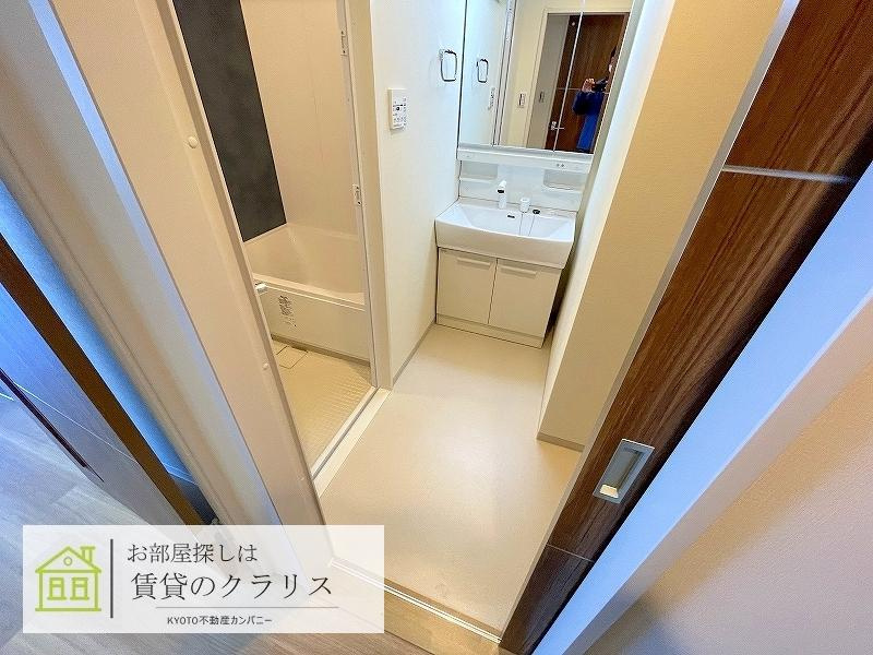 ラウレア西院の洗面所