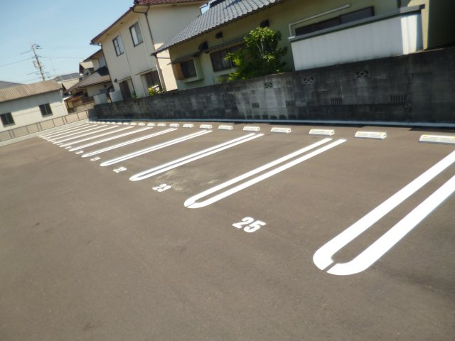 ヴィアソーレの駐車場