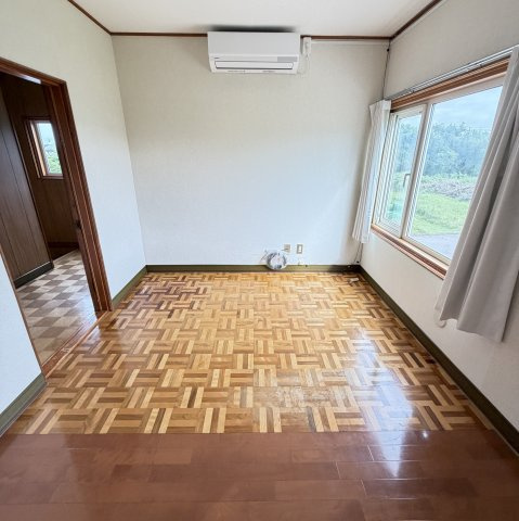 登別市片倉町4丁目28-2戸建の洋室|明るい洋室です