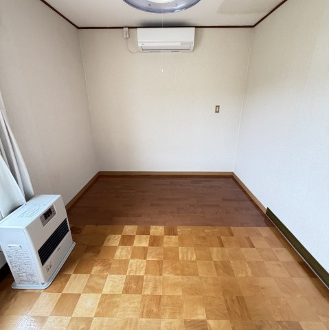 登別市片倉町4丁目28-2戸建の洋室|ゆったりした洋室です