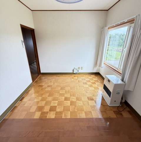 登別市片倉町4丁目28-2戸建の洋室|落ち着いた色調の洋室です