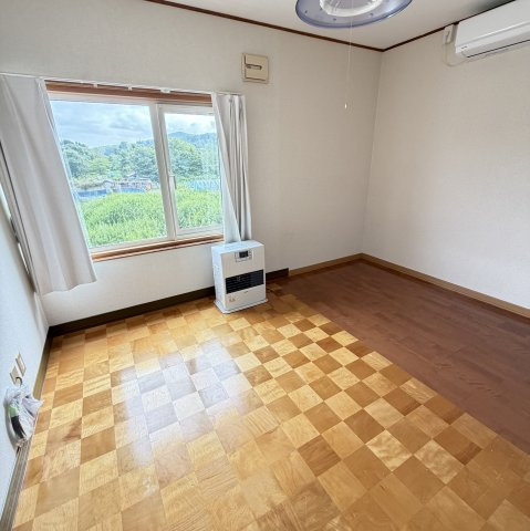 登別市片倉町4丁目28-2戸建の洋室|コンパクトで使いやすい洋室です
