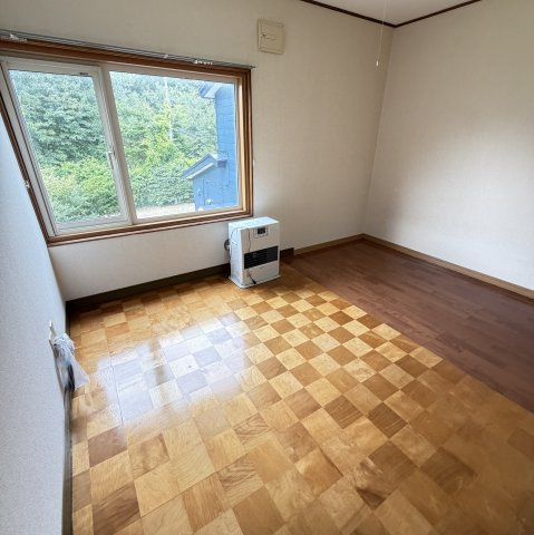 登別市片倉町4丁目28-2戸建の洋室|広々とした洋室です