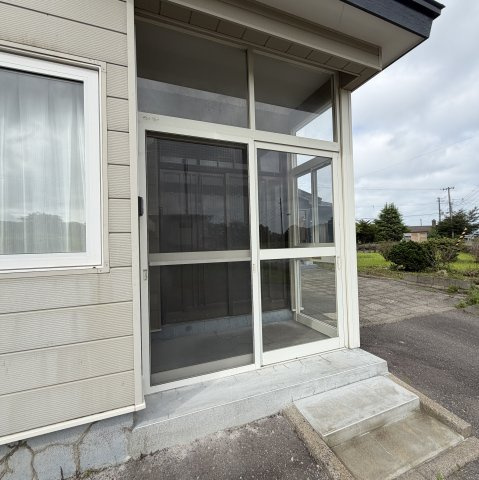 登別市片倉町4丁目28-2戸建のエントランス|落ち着いたエントランスです