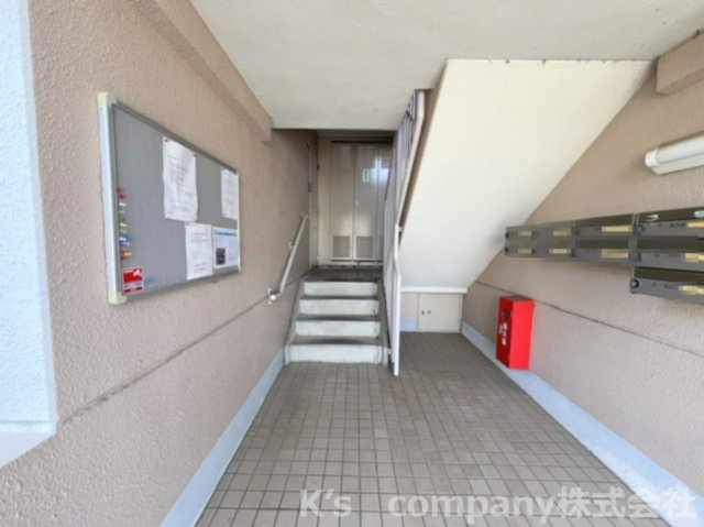 ◎茅ヶ崎市香川1丁目　ライトタウン茅ヶ崎2号棟のその他|こちらの階段を上がって4階へ☆