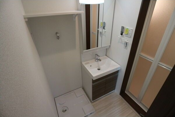 R-Smart大曽根の洗面所