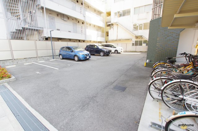 プレサンス水都OKAWA　仲介手数料無料の駐車場