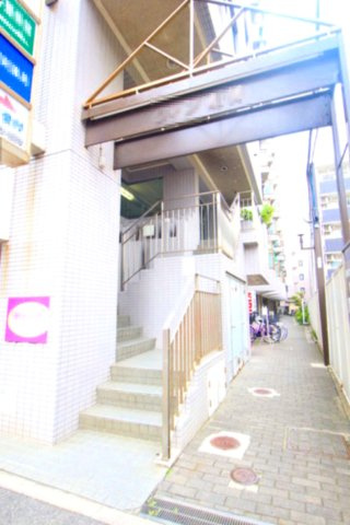 ウィン船橋のエントランス