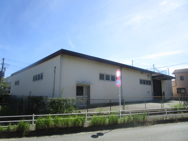 中郡大磯町国府本郷の倉庫