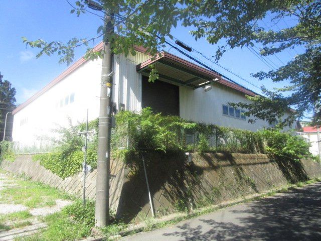 中郡大磯町国府本郷の倉庫