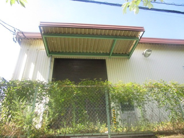 中郡大磯町国府本郷の倉庫