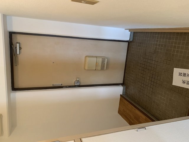 第二丸信ハイツの玄関