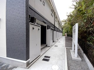 レオネクストＶＩＳＴＡⅢの玄関