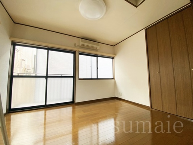 セレサコートの居間・リビング|明るいお部屋です☆