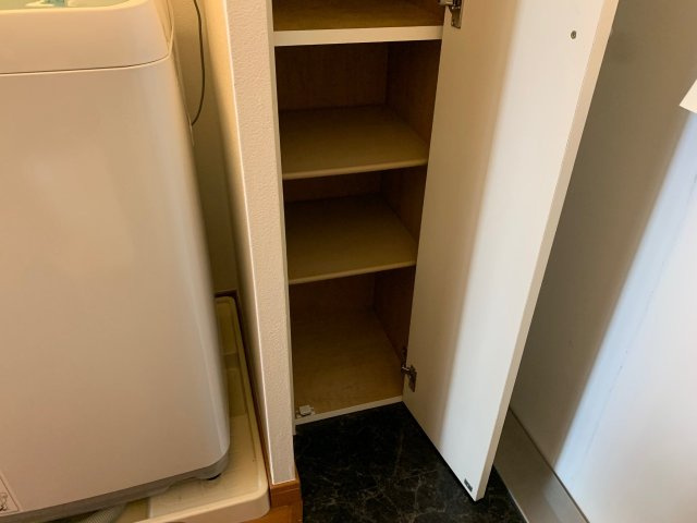 レオパレス具々田の玄関|シューズボックス