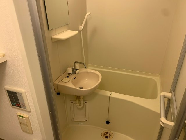 レオパレス具々田の浴室