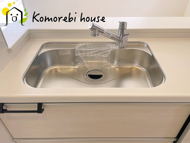 蓮田市関山3丁目　新築一戸建て　ブルーミングガーデン　01のキッチン|お料理しやすいキッチンです
