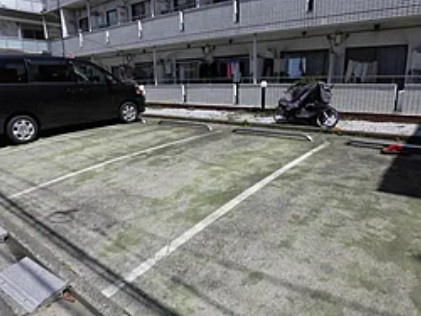 サンアベニュー小手指北の駐車場