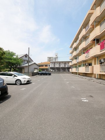チェルシー青江の駐車場