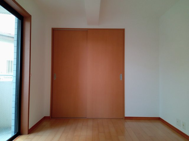 川崎市多摩区菅城下の賃貸マンションの寝室|別部屋参考