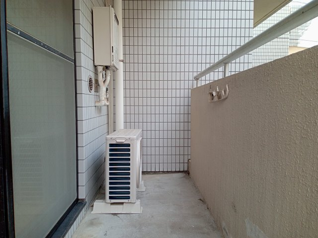 川崎市多摩区菅城下の賃貸マンションのバルコニー|別部屋参考