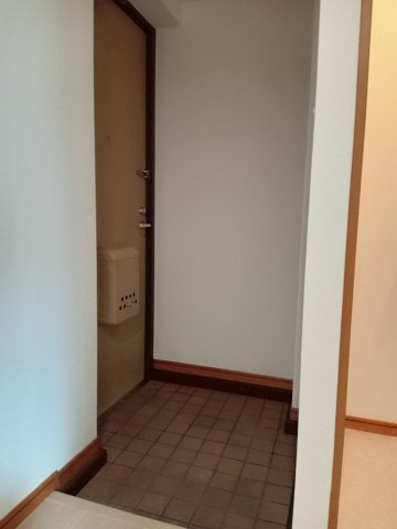 川崎市多摩区菅城下の賃貸マンションの玄関|別部屋参考