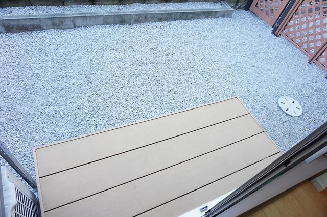 稲城市矢野口のアパートのバルコニー