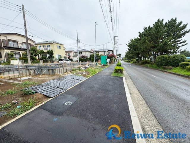 新築戸建　藤沢市辻堂太平台1丁目の前面道路含む現地写真