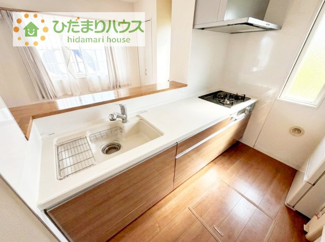 【キッチン】 | 阿見町よしわら２丁目　中古戸建 | 広々キッチンで親子並んでお料理も！